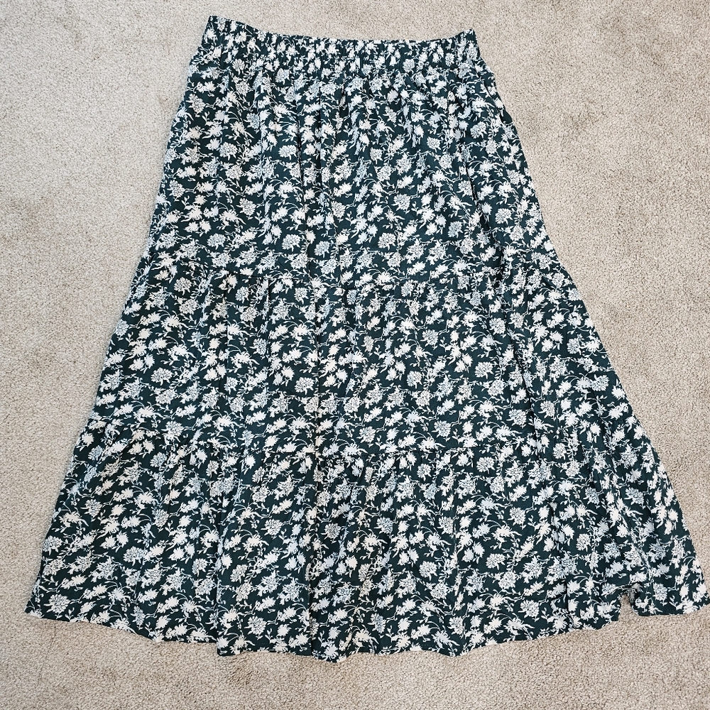 NWT Women's Flowy Floral Tiered Skirt Size Large